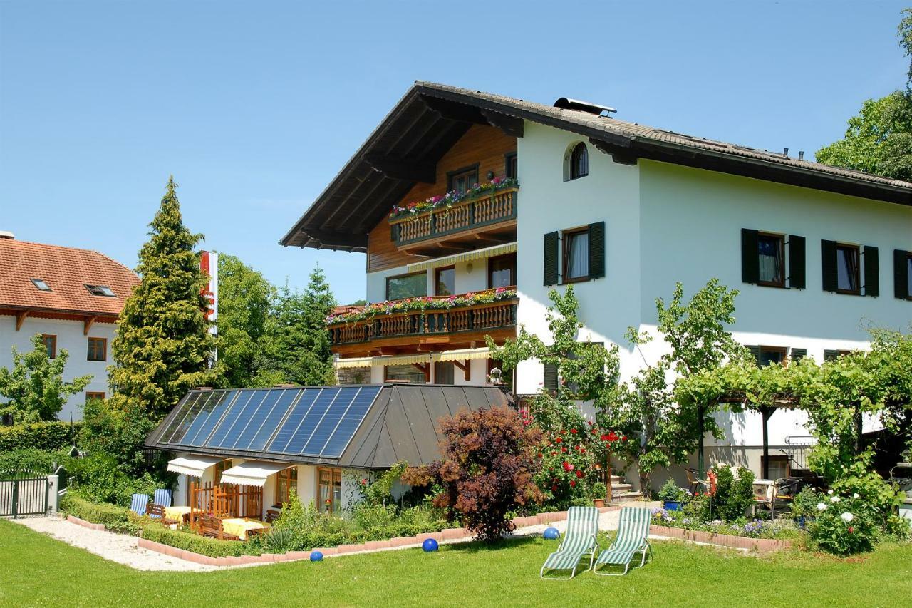 Haus Salzburgblick Acomodação com café da manhã Exterior foto